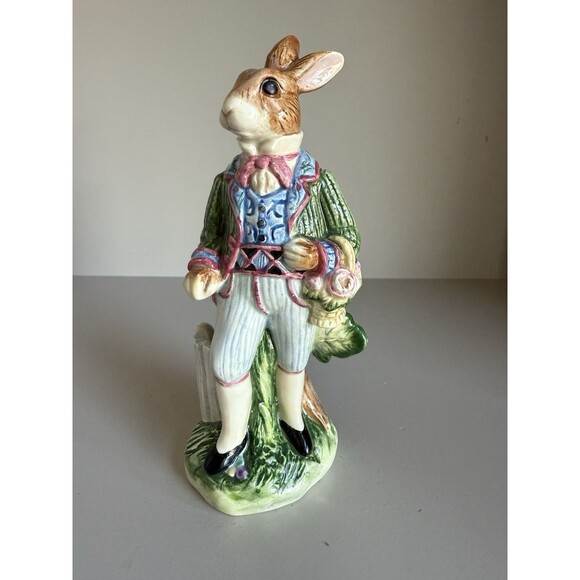 Fitz and Floyd rabbit shaker carrying basket of flowers. Salt Shaker - Picture 1 of 5